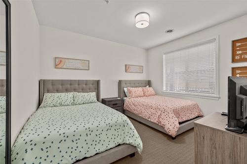 4305-4038 Pritchard Drive, West Kelowna, BC - Indoor Photo Showing Bedroom