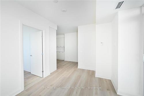 385 Winston Road|Unit #1005, Grimsby, ON - Indoor Photo Showing Other Room