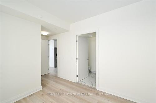 385 Winston Road|Unit #1005, Grimsby, ON - Indoor Photo Showing Other Room