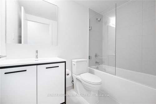 385 Winston Road|Unit #1005, Grimsby, ON - Indoor Photo Showing Bathroom