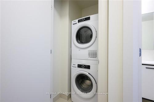 385 Winston Road|Unit #1005, Grimsby, ON - Indoor Photo Showing Laundry Room