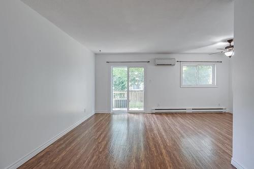 1427 Ester Drive, Burlington, ON - Indoor Photo Showing Other Room