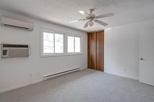 1427 Ester Drive, Burlington, ON - Indoor Photo Showing Other Room