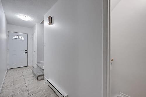 1427 Ester Drive, Burlington, ON - Indoor Photo Showing Other Room