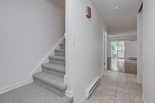 1427 Ester Drive, Burlington, ON - Indoor Photo Showing Other Room