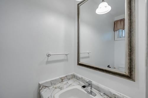 1427 Ester Drive, Burlington, ON - Indoor Photo Showing Bathroom