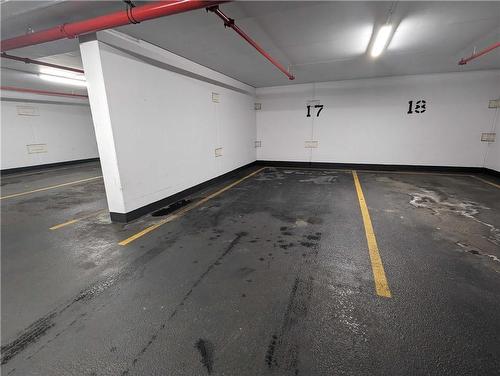 112 King Street E|Unit #Ph 3, Hamilton, ON - Indoor Photo Showing Garage