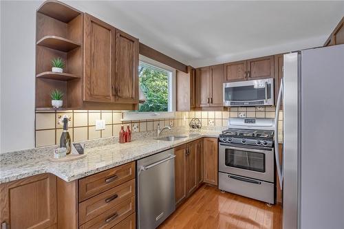 3189 Lansdown Drive, Burlington, ON - Indoor Photo Showing Kitchen