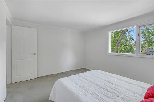 3189 Lansdown Drive, Burlington, ON - Indoor Photo Showing Bedroom