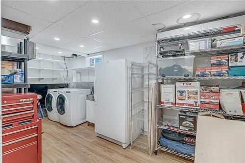 3189 Lansdown Drive, Burlington, ON - Indoor Photo Showing Laundry Room