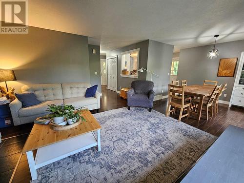 6561 Dokkie Subdivision, Chetwynd, BC - Indoor Photo Showing Living Room