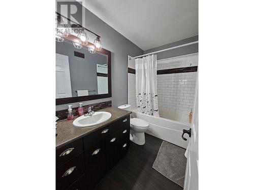 6561 Dokkie Subdivision, Chetwynd, BC - Indoor Photo Showing Bathroom