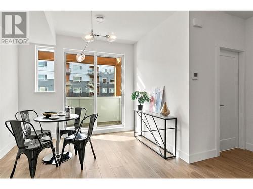 720 Valley Road Unit# 47, Kelowna, BC - Indoor Photo Showing Dining Room