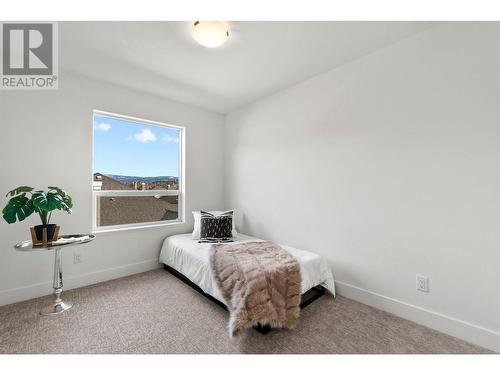 720 Valley Road Unit# 47, Kelowna, BC - Indoor Photo Showing Bedroom