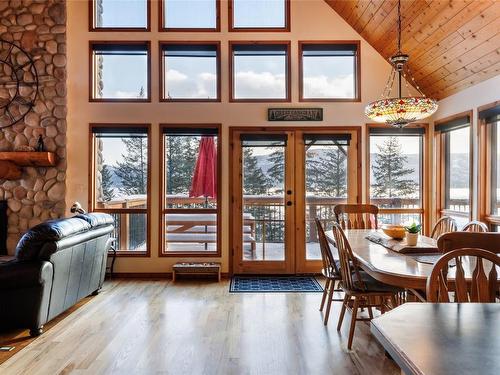 9434 Hodges Road, Vernon, BC - Indoor Photo Showing Dining Room