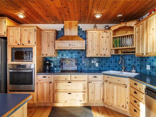 9434 Hodges Road, Vernon, BC - Indoor Photo Showing Kitchen