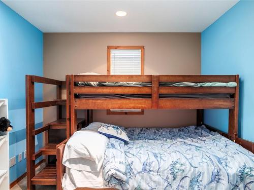 9434 Hodges Road, Vernon, BC - Indoor Photo Showing Bedroom