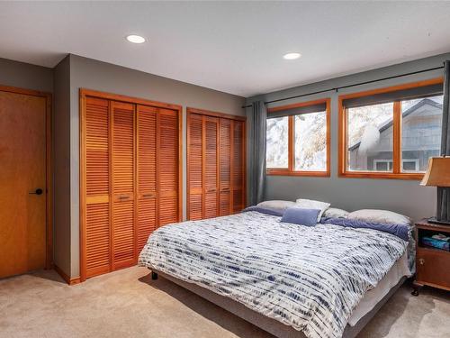 9434 Hodges Road, Vernon, BC - Indoor Photo Showing Bedroom
