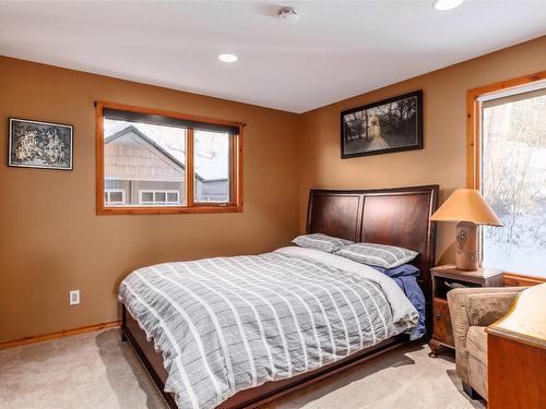 9434 Hodges Road, Vernon, BC - Indoor Photo Showing Bedroom