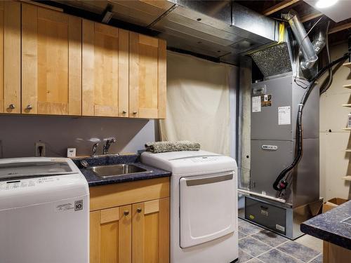 9434 Hodges Road, Vernon, BC - Indoor Photo Showing Laundry Room