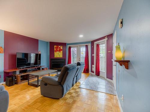 Living room - 266 Rue De La Futaie, Varennes, QC - Indoor Photo Showing Living Room
