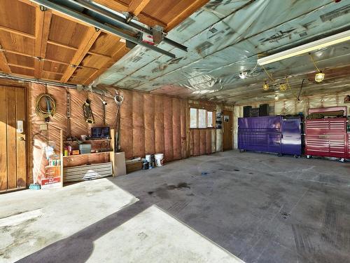 435 Dodding Ave, Merritt, BC - Indoor Photo Showing Garage