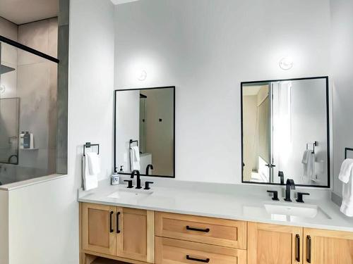 110 Eastside Road, Okanagan Falls, BC - Indoor Photo Showing Bathroom