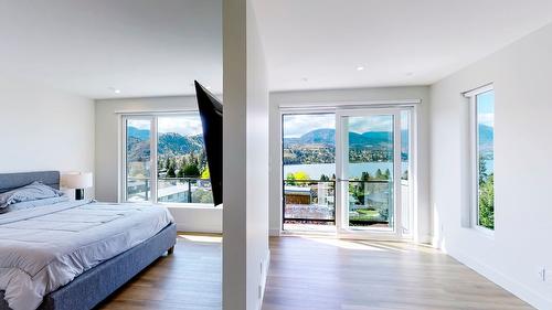 110 Eastside Road, Okanagan Falls, BC - Indoor Photo Showing Bedroom