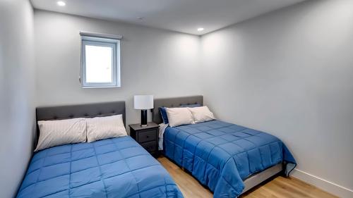 110 Eastside Road, Okanagan Falls, BC - Indoor Photo Showing Bedroom