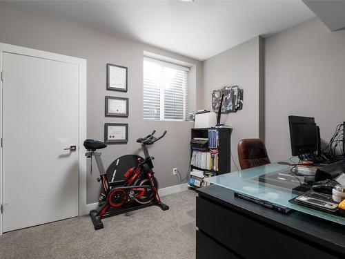 456 Cavell Place, Kelowna, BC - Indoor Photo Showing Gym Room