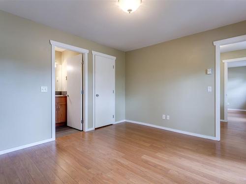860 Glenwood Avenue, Kelowna, BC - Indoor Photo Showing Other Room