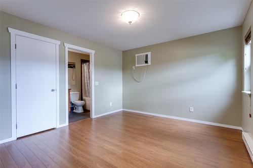 860 Glenwood Avenue, Kelowna, BC - Indoor Photo Showing Other Room