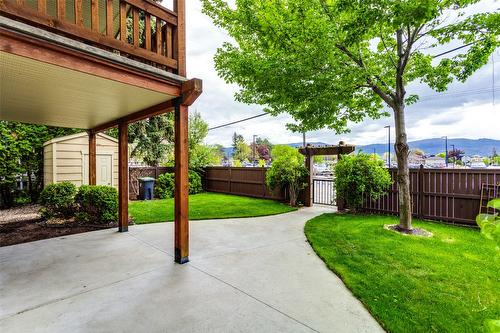 860 Glenwood Avenue, Kelowna, BC - Outdoor With Deck Patio Veranda With Exterior