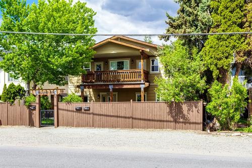 860 Glenwood Avenue, Kelowna, BC - Outdoor