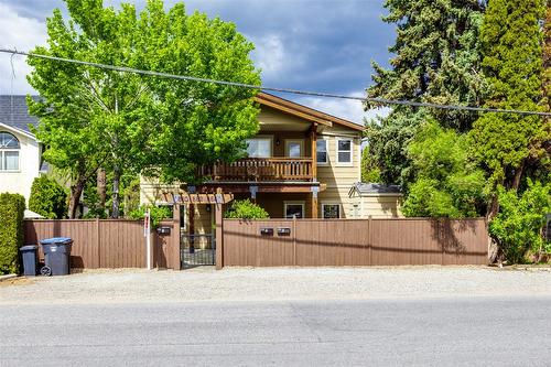 860 Glenwood Avenue, Kelowna, BC - Outdoor