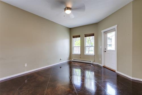 860 Glenwood Avenue, Kelowna, BC - Indoor Photo Showing Other Room