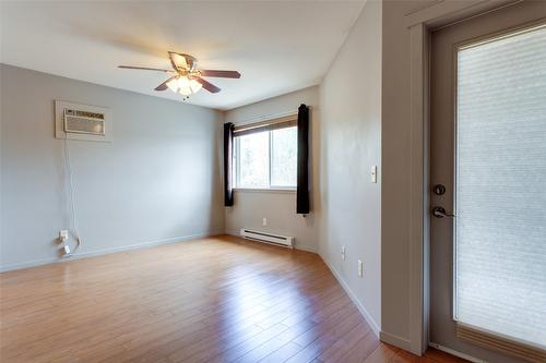 860 Glenwood Avenue, Kelowna, BC - Indoor Photo Showing Other Room