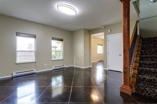 860 Glenwood Avenue, Kelowna, BC - Indoor Photo Showing Other Room