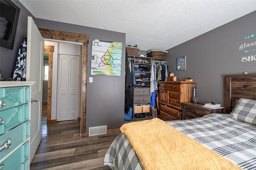 3354 Sidney Crescent, Armstrong, BC - Indoor Photo Showing Bedroom