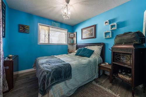 3354 Sidney Crescent, Armstrong, BC - Indoor Photo Showing Bedroom