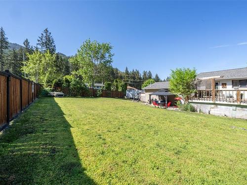 3354 Sidney Crescent, Armstrong, BC - Outdoor With Deck Patio Veranda