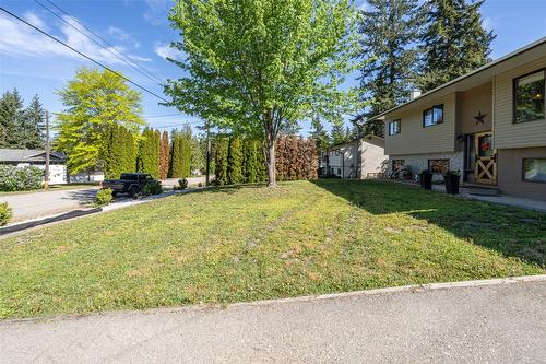 3354 Sidney Crescent, Armstrong, BC - Outdoor