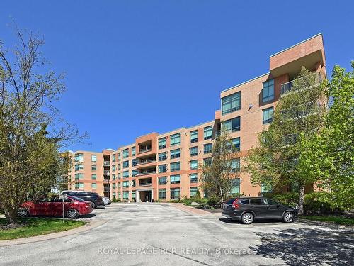 212-4 Briar Hill Hts, New Tecumseth, ON - Outdoor With Facade
