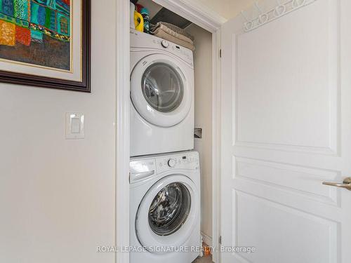 315-3170 Erin Mills Pkwy, Mississauga, ON - Indoor Photo Showing Laundry Room