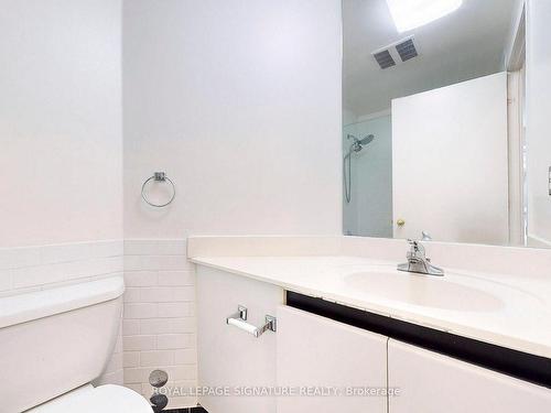 1409-7 King St E, Toronto, ON - Indoor Photo Showing Bathroom