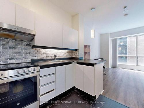 1409-7 King St E, Toronto, ON - Indoor Photo Showing Kitchen