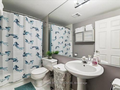 602-88 Charles St E, Toronto, ON - Indoor Photo Showing Bathroom