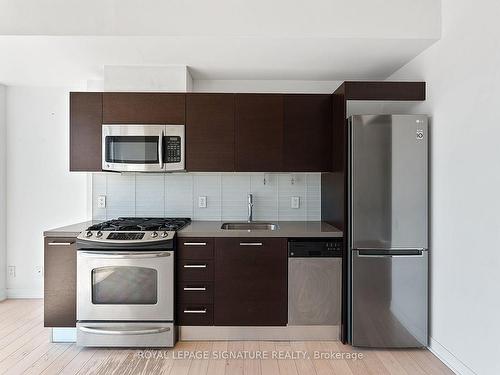 608-318 King St E, Toronto, ON - Indoor Photo Showing Kitchen