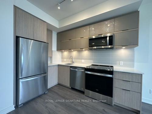 1707-10 Deerlick Crt, Toronto, ON - Indoor Photo Showing Kitchen With Stainless Steel Kitchen With Upgraded Kitchen