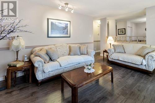 3788 Highland Drive, Prince George, BC - Indoor Photo Showing Living Room